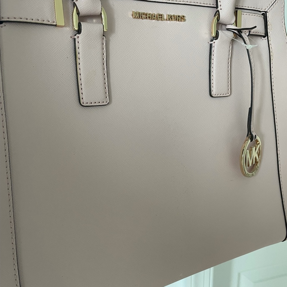 Michael Kors Large Tote Bag - Picture 3 of 12